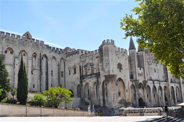 Avignon Center