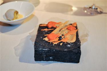 Mugaritz, Starch and sugar crystal spotted with pepper praline and corals